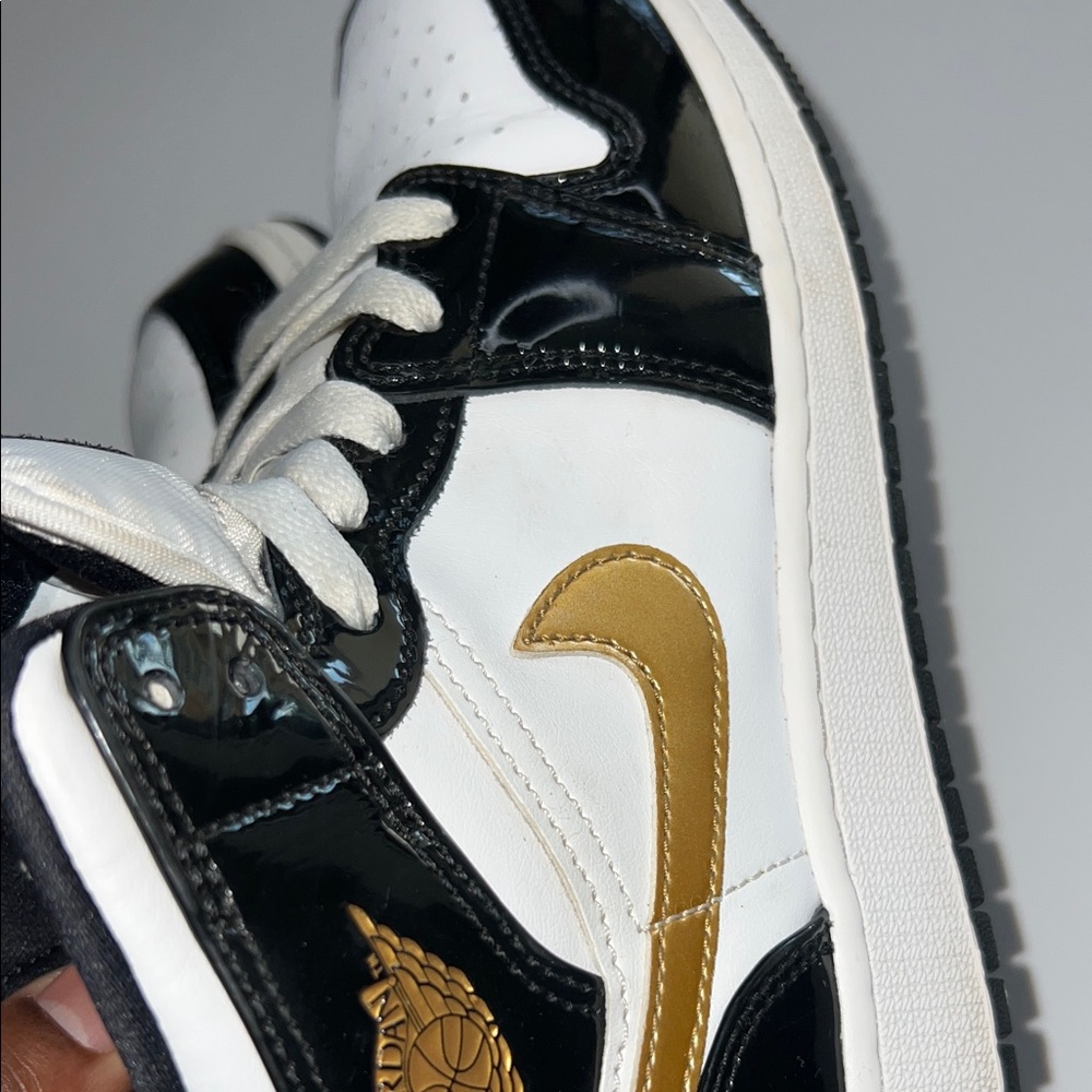 Youth Nike Air Jordan 1 Mid size 5Y - Picture 8 of 11